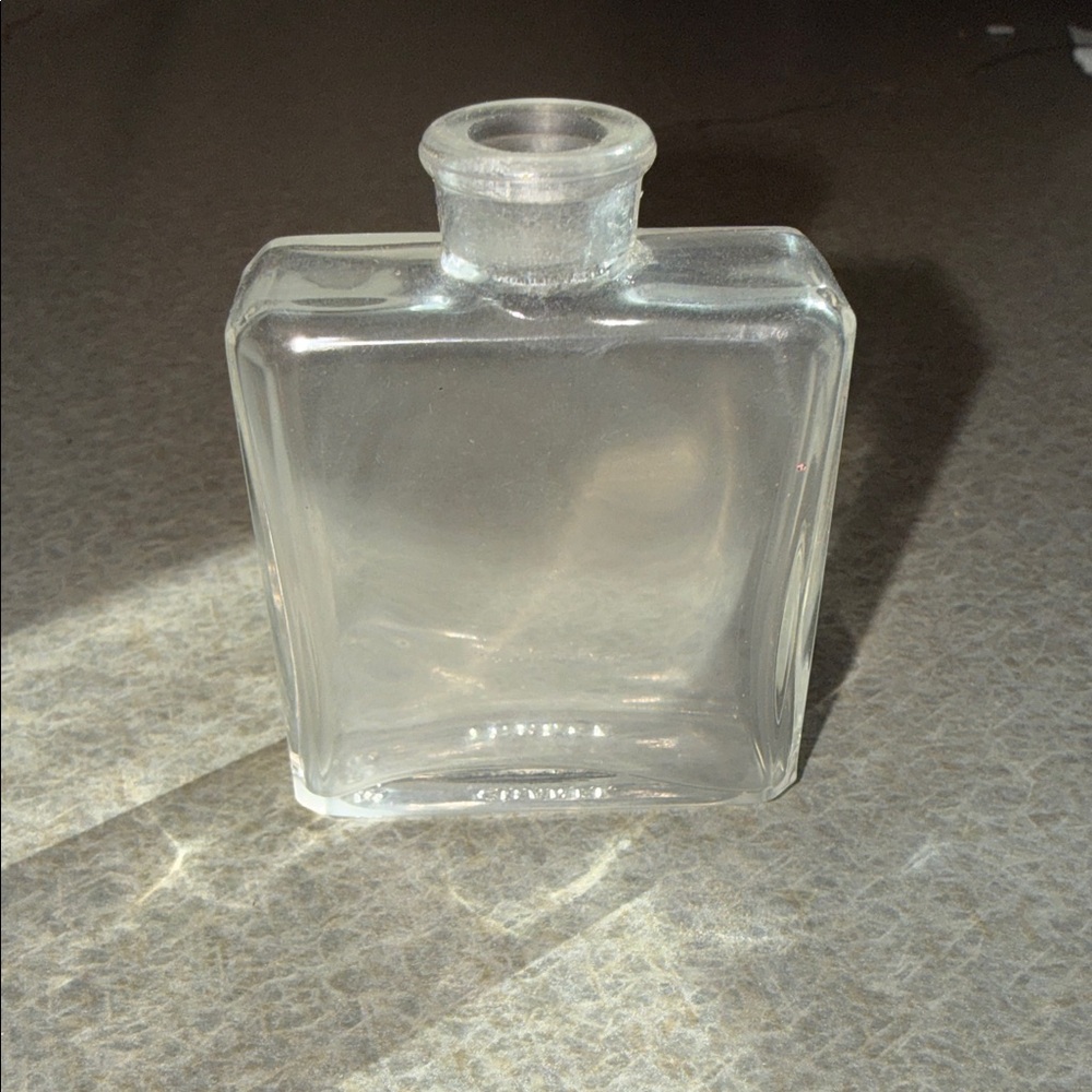 CHANEL Clear Glass‎ perfume bottle France